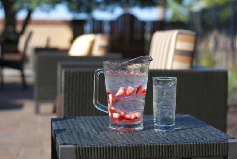 Courtyard By Marriott San Antonio Airport Hotel Buitenkant foto