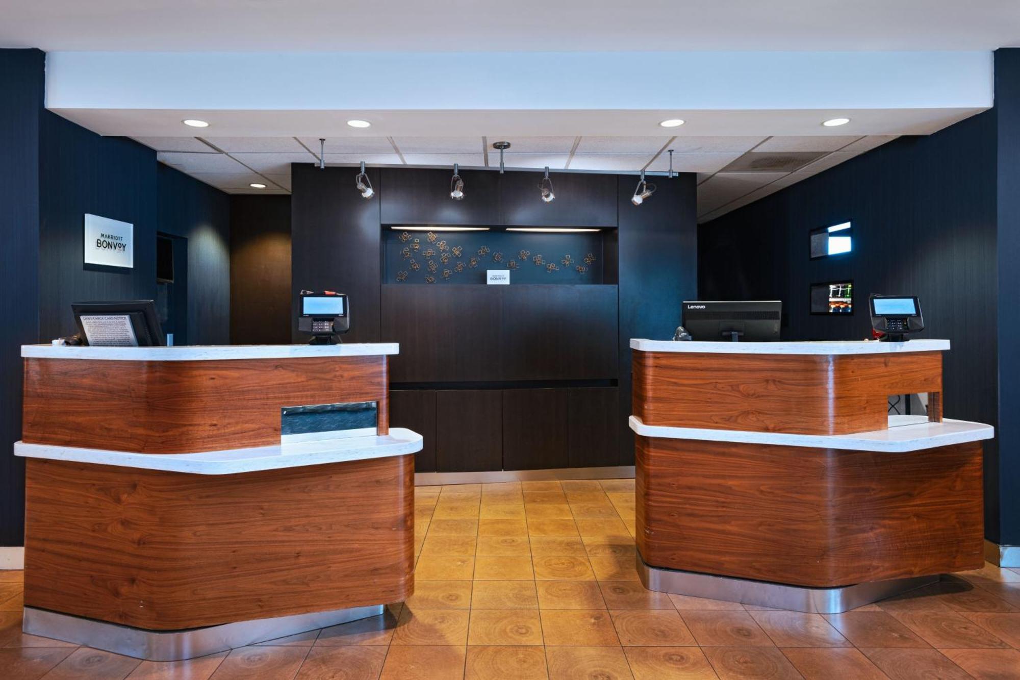Courtyard By Marriott San Antonio Airport Hotel Buitenkant foto
