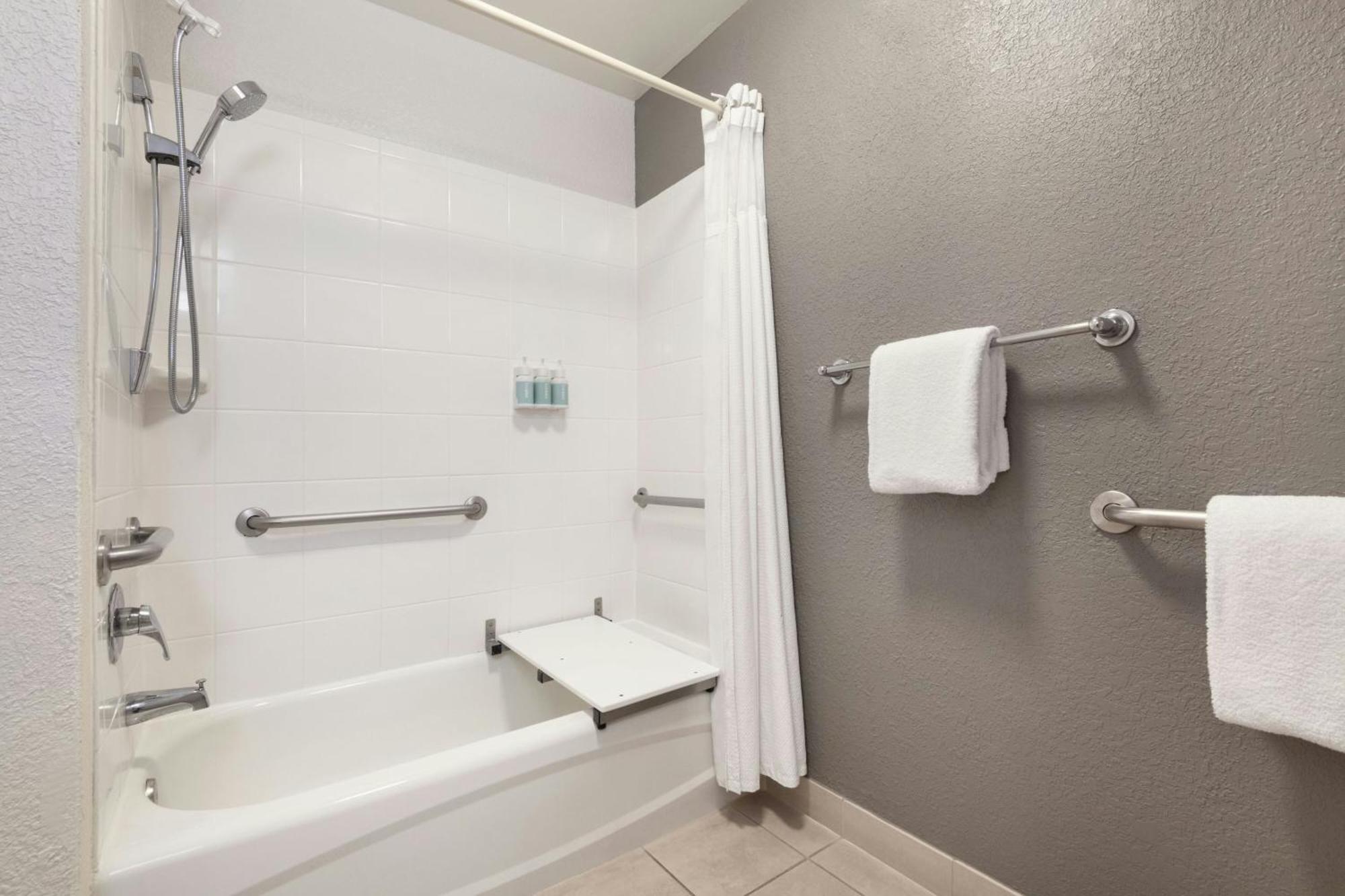Courtyard By Marriott San Antonio Airport Hotel Buitenkant foto